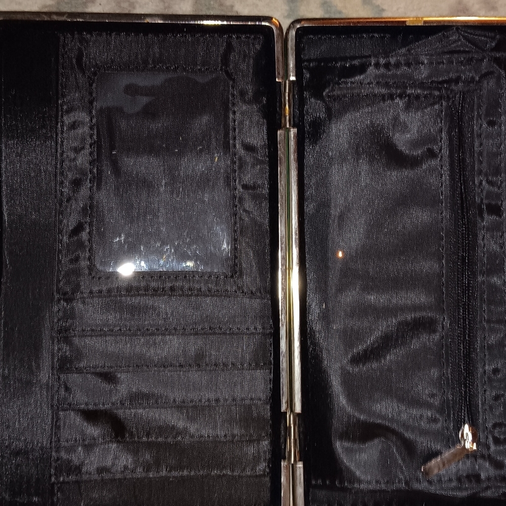 Wallet - Picture 3 of 4
